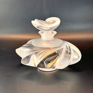 Lalique Samoa crystal perfume bottle. Vintage Seashell influenced decanter. EUC.